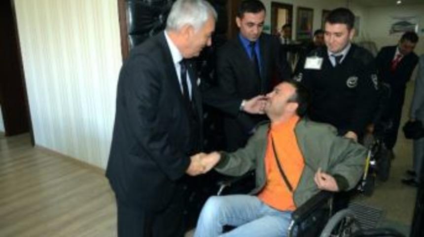 Y&uuml;r&uuml;me Engellilerden Başkan G&uuml;naydın'a Ziyaret