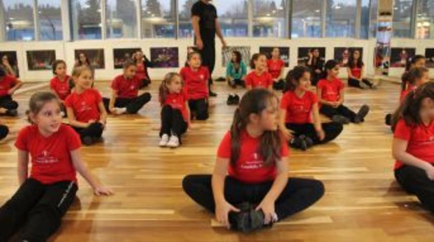 Anadolu Ateşi 'akademik' Dans Edecek