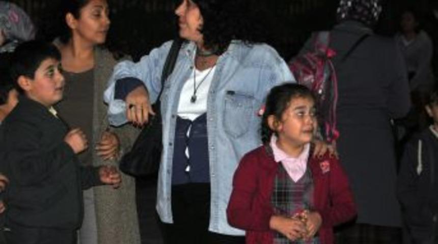 İlk&ouml;ğretim Okulunda Yangın Paniği