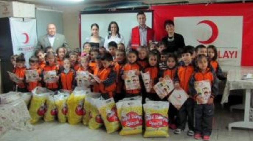 Salihlili Miniklerin Kızılay Sevgisi