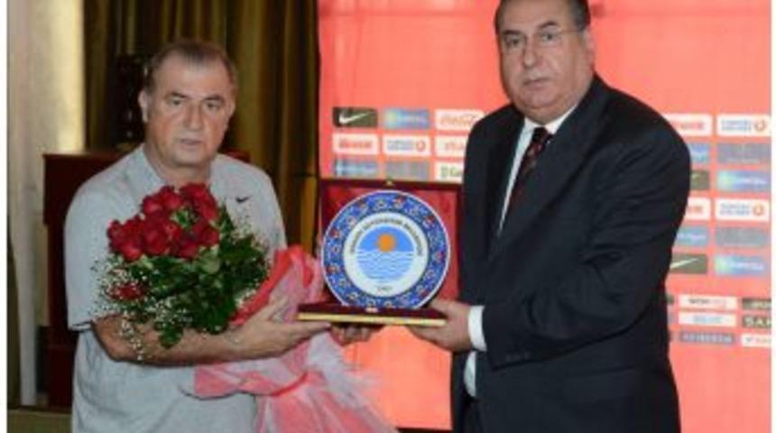 Başkan &Ouml;zcan, Milli Takım Kampı'nı Ziyaret Etti