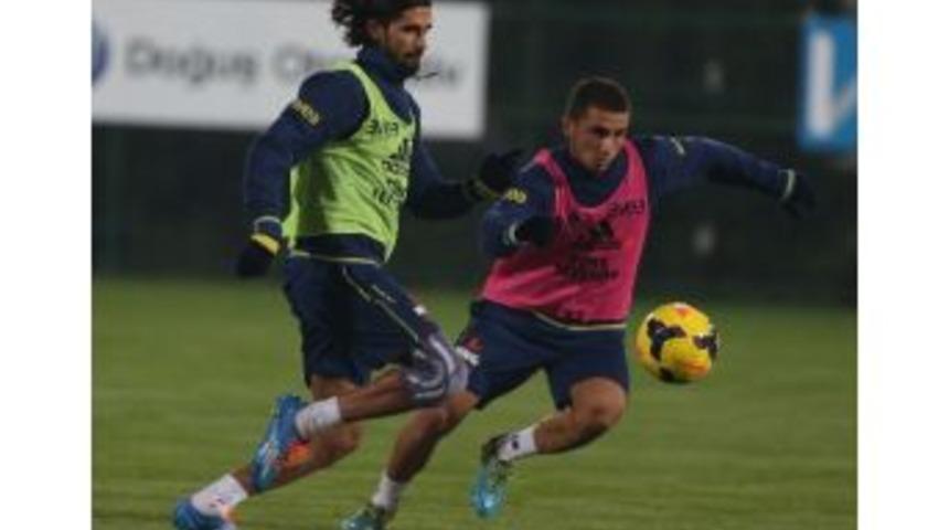 Fenerbah&ccedil;e, Medical Park Antalyaspor Ma&ccedil;ı Hazırlıklarını S&uuml;rd&uuml;rd&uuml;