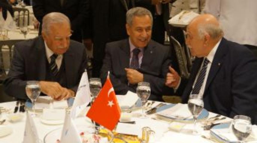 Arın&ccedil;: Ekonomi Ve Siyasi Istikrar, Siyam Ikizleri Gibidir