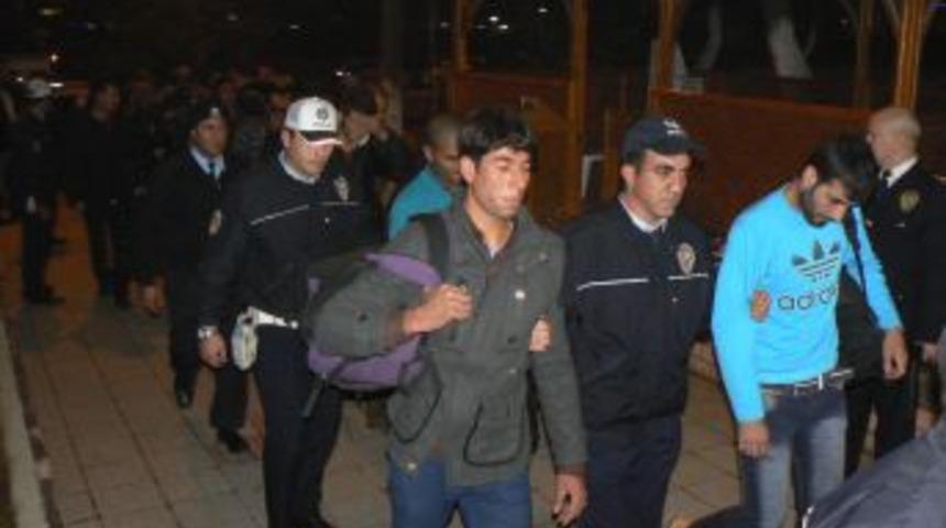 Keşan&rsquo;da 30 Ka&ccedil;ak Yakalandı