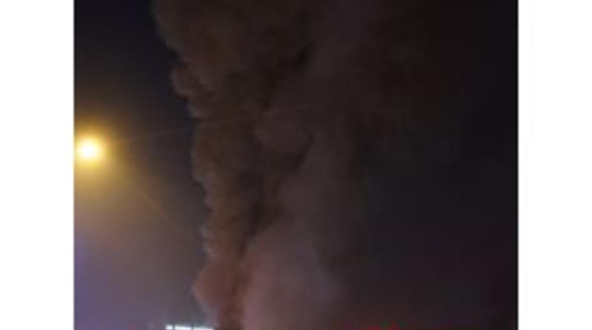 Gaziosmanpaşa'da perde fabrikası alev alev yandı