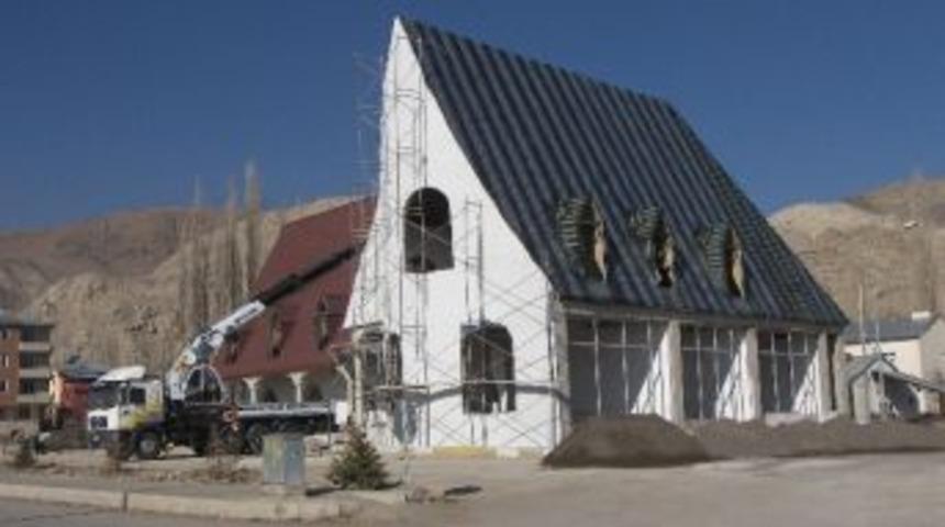 Bu Bina G&ouml;renleri Şaşırtıyor