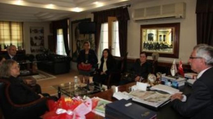 Mustafa Dalcalı Orta Okulu Okul Aile Birliği Y&ouml;neticileri Başkan &Ccedil;ağlayan&rsquo;a Ziyaret