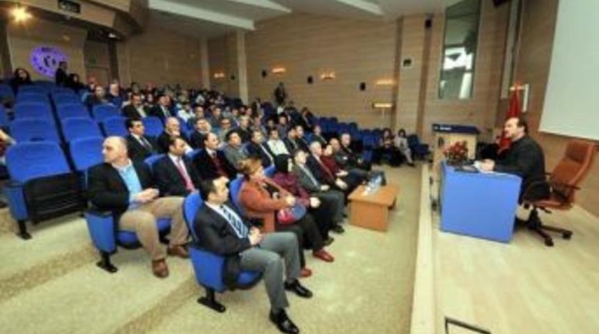 Vali Erden Uşak &Uuml;niversitesi' Nde Aşure Dağıttı