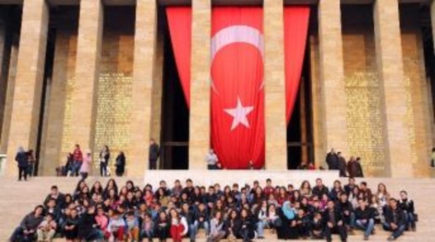 Yenimahalle&rsquo;nin Minikleri Anıtkabir&rsquo;de