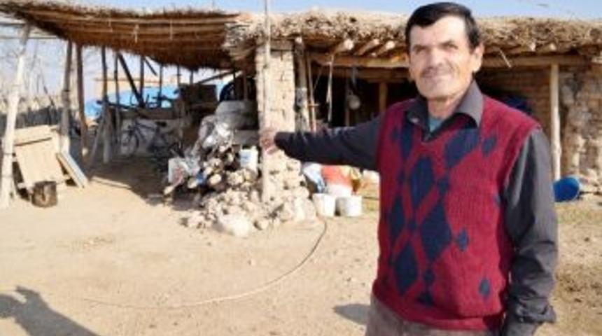 Evleri Yıkılan &Ccedil;ift&ccedil;iler K&ouml;y&uuml; Terk Ediyor