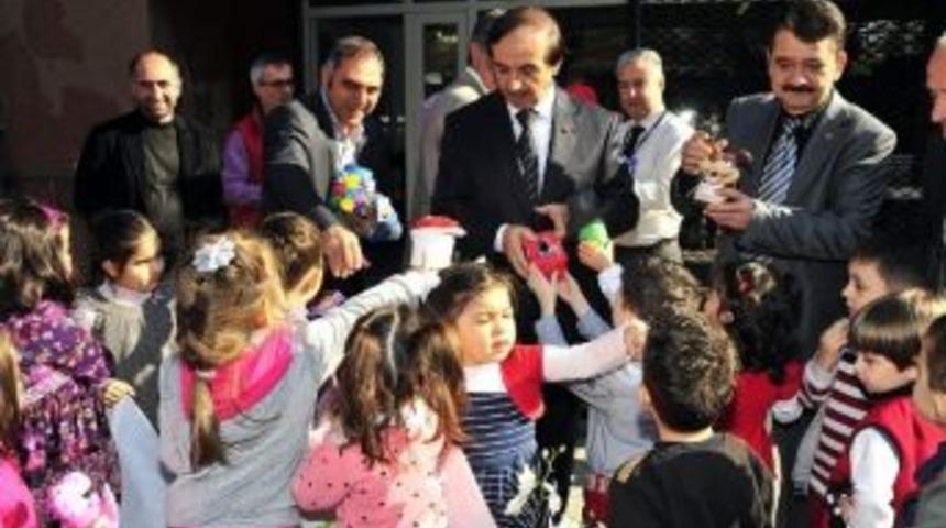 Sevgi Markete En B&uuml;y&uuml;k Bağış