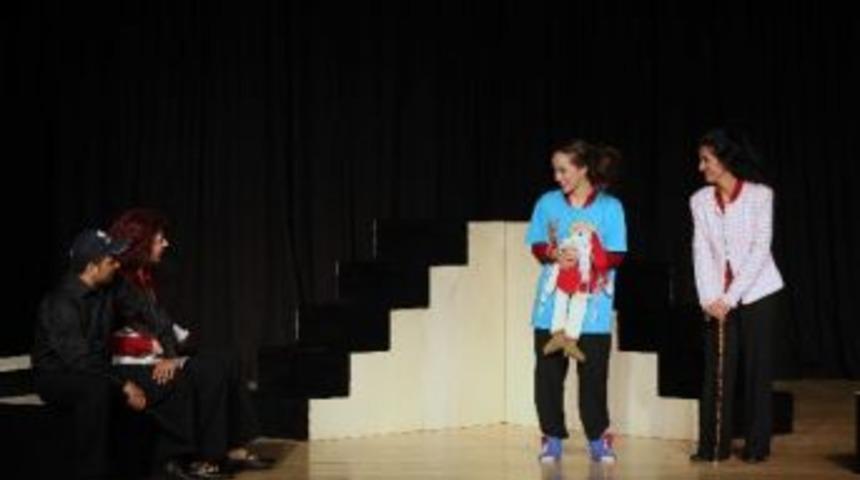 &ldquo;korkudan Korkmak&rdquo; Sahnede