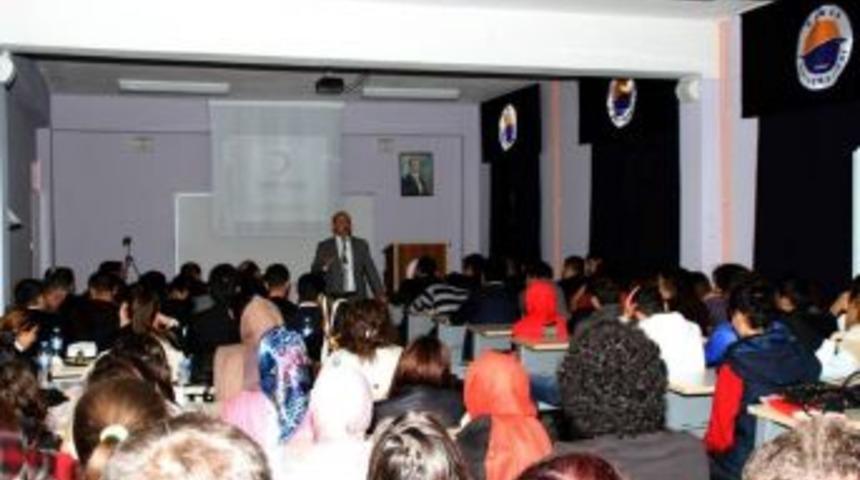 Kızılay'dan Gerze MYO &Ouml;ğrencilerine Kan Bağışı Semineri