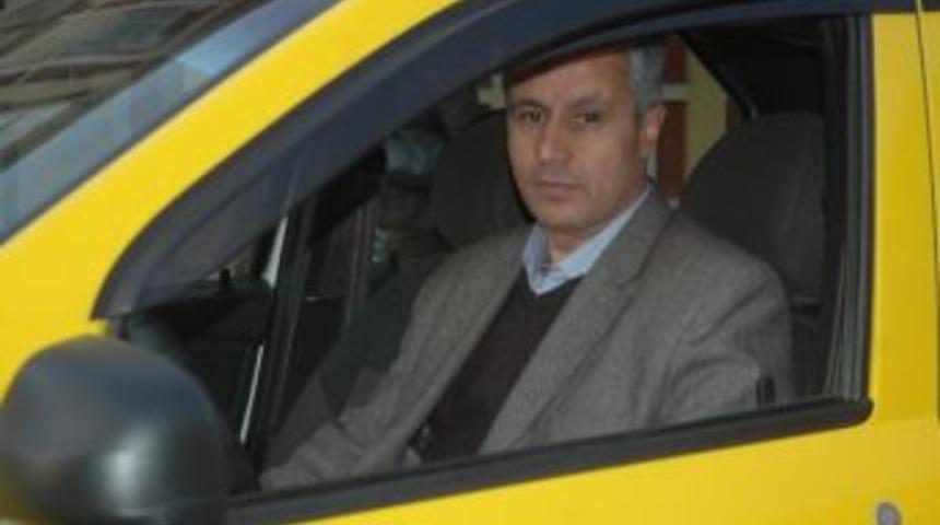 Askerden İhra&ccedil; Edildi, Şimdi Taksi Şof&ouml;rl&uuml;ğ&uuml; Yapıyor