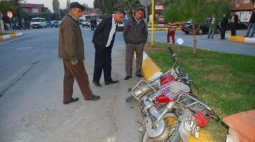 Torbalı'da Motosiklet S&uuml;r&uuml;c&uuml;s&uuml; Kazada Yaralandı