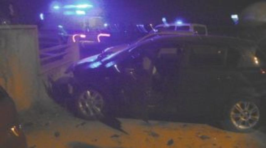 Boz&uuml;y&uuml;k'te Trafik Kazası, 5 Yaralı