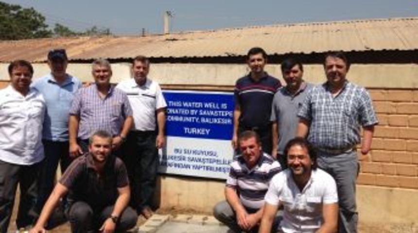 Savaştepeli Hayırseverler Nijerya'ya Su Kuyusu A&ccedil;tırdı