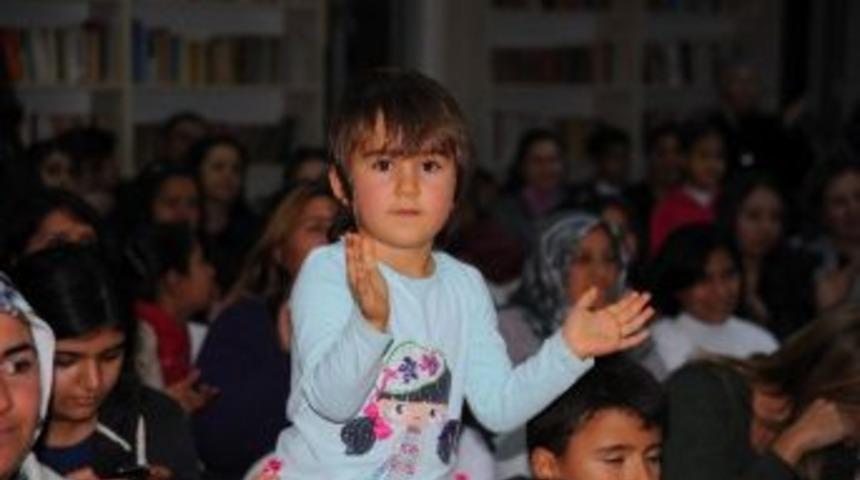 "sakinşehir"in &Ccedil;ocukları Hakları İ&ccedil;in Sokağa &Ccedil;ıktı!