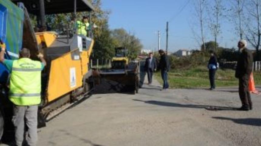 Kartepe Belediyesi Asfalt &Ccedil;alışmalarını S&uuml;rd&uuml;r&uuml;yor