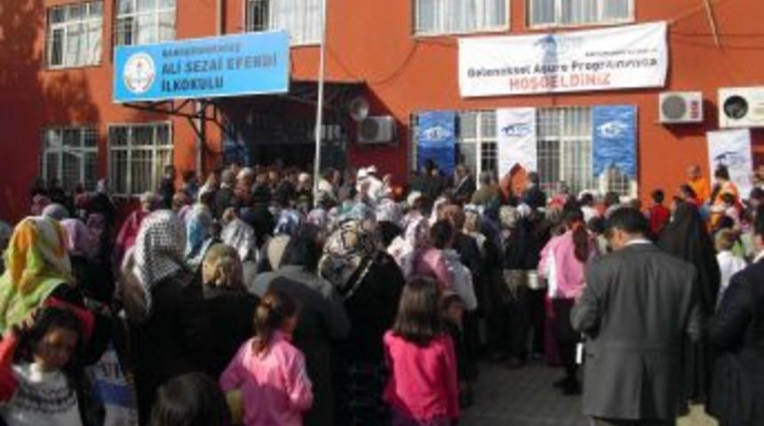 Kimse Yok Mu 5 Bin Kişiye Aşure Ikram Etti