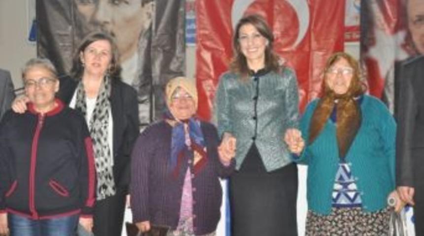 Tire'de Toki'den Ev Alan 280 Aile Konutlarına Kavuştu