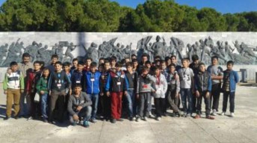 Afyonkarahisarlı &Ouml;ğrenciler &Ccedil;anakkale&rsquo;ye &Ccedil;ıkarma Yaptı