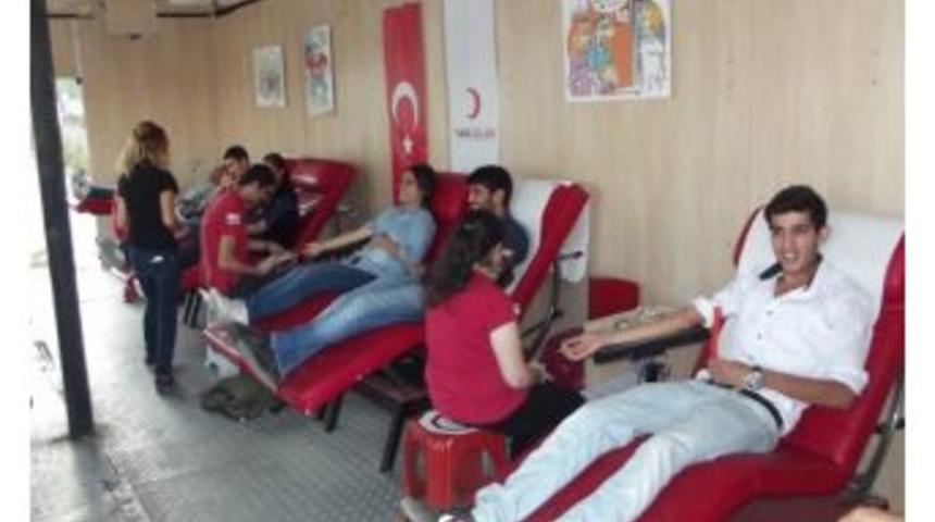 &Ouml;ğrencilerden Hayata Taze Kan