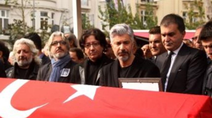 Nejat Uygur&rsquo;a Veda