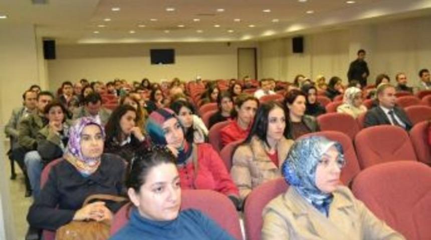 D&uuml;zce&rsquo;deki Matematik&ccedil;iler Bir Araya Geldi.