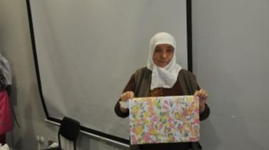 Hastalar Ebru Sanatı İle Moral Buluyor