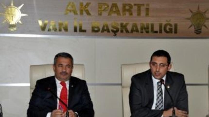 Yeni İl Koordinat&ouml;r&uuml; Konya Millettvekili Mustafa Akış Van&rsquo;da