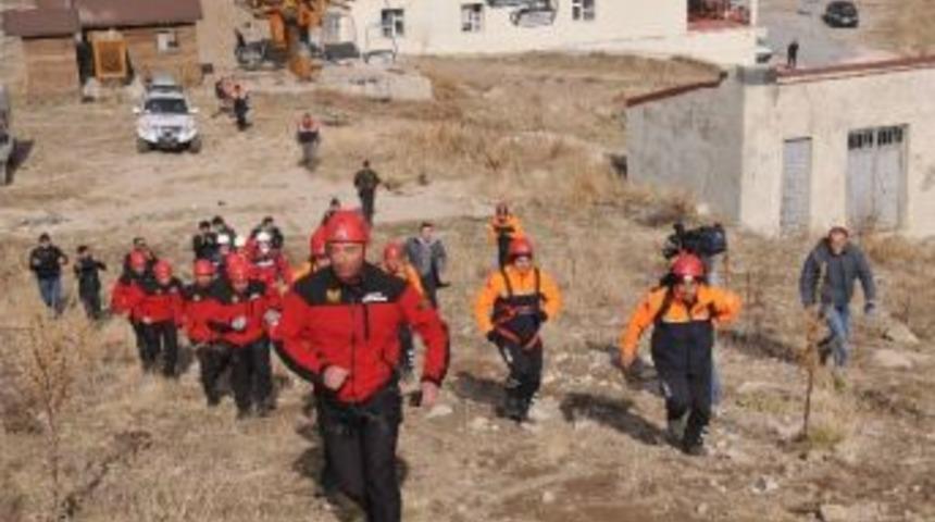 Bulutların Arasında Helikopterli Kurtarma Operasyonu Nefes Kesti