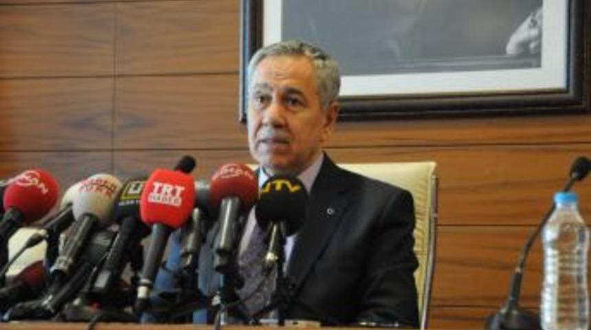 Arın&ccedil;: Hocaefendi'nin Fedakarlığı Karşısında Rasyonel D&uuml;ş&uuml;nmeliyiz
