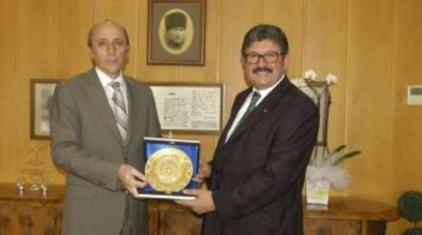 Hacı Boydak&rsquo;tan Gen&ccedil;lere: Başarı I&ccedil;in Ben Değil Biz Deyin