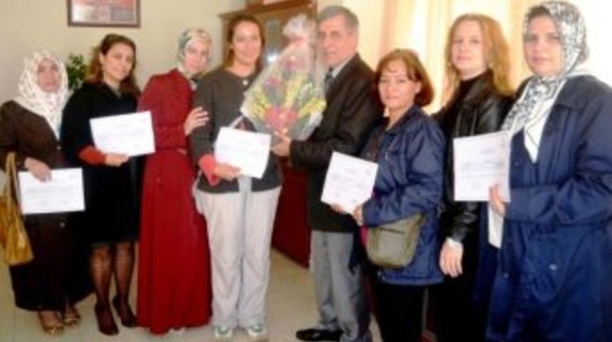 Edremit&rsquo;te A&ccedil;ılan Kursla Aile İ&ccedil;i İlişkiler G&uuml;&ccedil;lendiriliyor