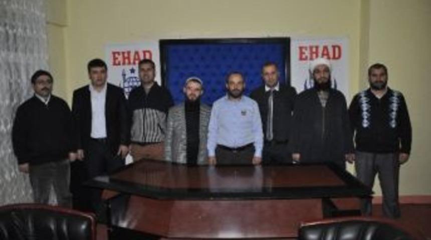 Ehad, Kuran-ı Kerim Ve Arap&ccedil;a Kursları Veriyor