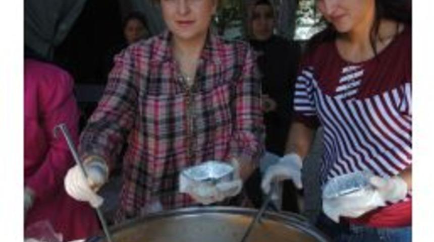 Önce Aşure Yediler Sonra Kan Verdiler