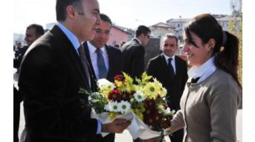 Vali Altıparmak &Ccedil;at'ta