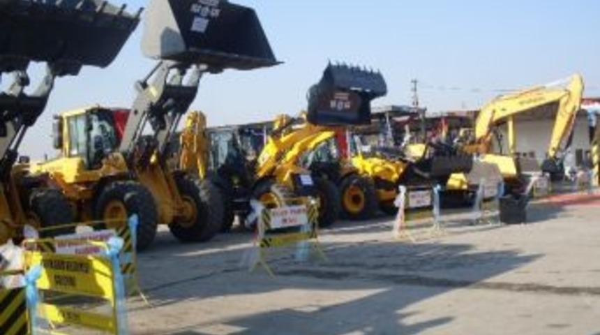 B&uuml;y&uuml;kşehir Belediyesi&rsquo;nin Yeni İş Makineleri Hizmete Girdi