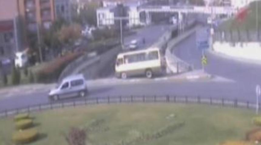 Minib&uuml;s Dehşeti Kamerada