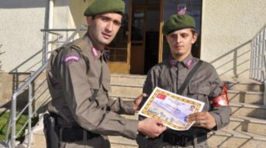 Zihinsel Engelli Gence Jandarmadan Jest