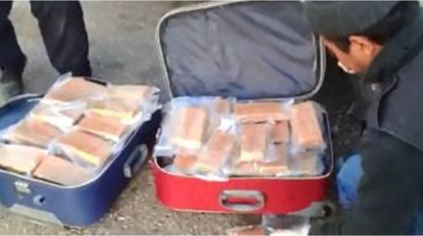 Avukatın Kullandığı Kiralık Ara&ccedil;ta Uyuşturucu &Ccedil;ıktı!