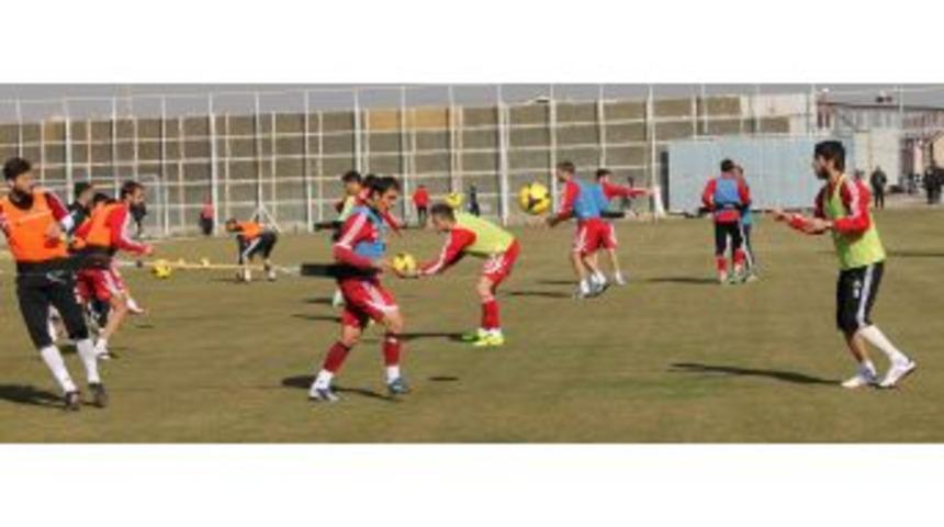 Roberto Carlos: Galatasaray Karşısında Iyi Bir M&uuml;cadele Vereceğiz