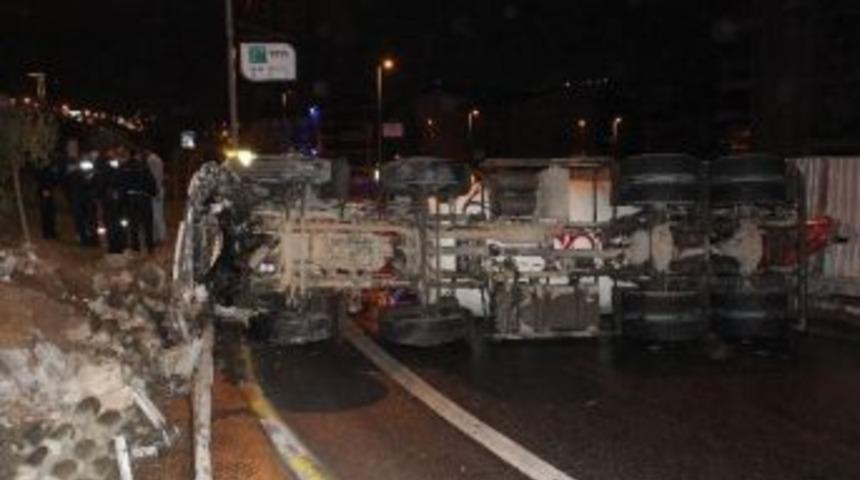 İstanbul'da Yağan Yağmur Beraberinde Kazaları Getirdi