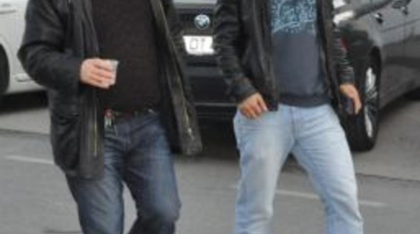 Silivri Adliyesi &ouml;n&uuml;ndeki &ccedil;atışmayı polis &ouml;nledi