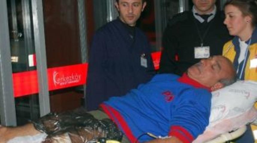 Tartıştığı Husumetlisini Bı&ccedil;akladı