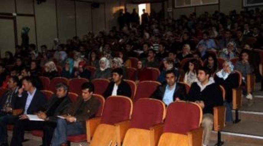 "yeni Gelişmeler Işığında &Ouml;ğretmenin Değişen Rolleri Ve Beklentileri" Paneli