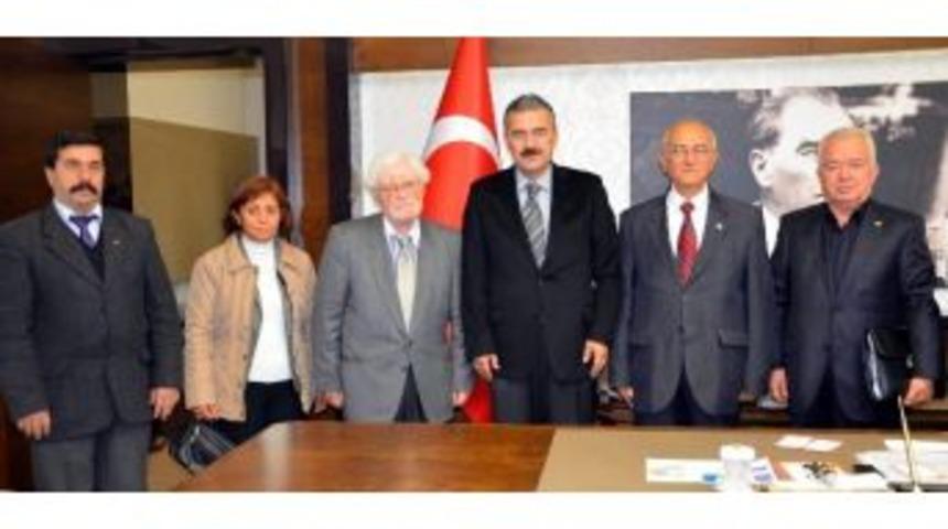 Aydınlı Yazarlar Ve Şairlerden Vali Ayyıldız&rsquo;a Ziyaret