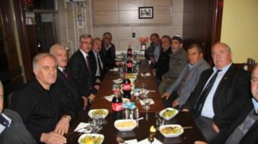 Başkan &Ccedil;ağlayan Muhtarlarla Bir Araya Geldi