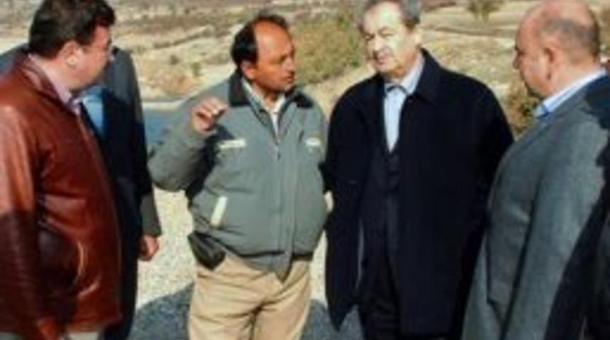 K&uuml;tahya Milletvekili Soner Aksoy Gediz G&ouml;leti Ve 3. Etap Toki Konutlarını İnceledi